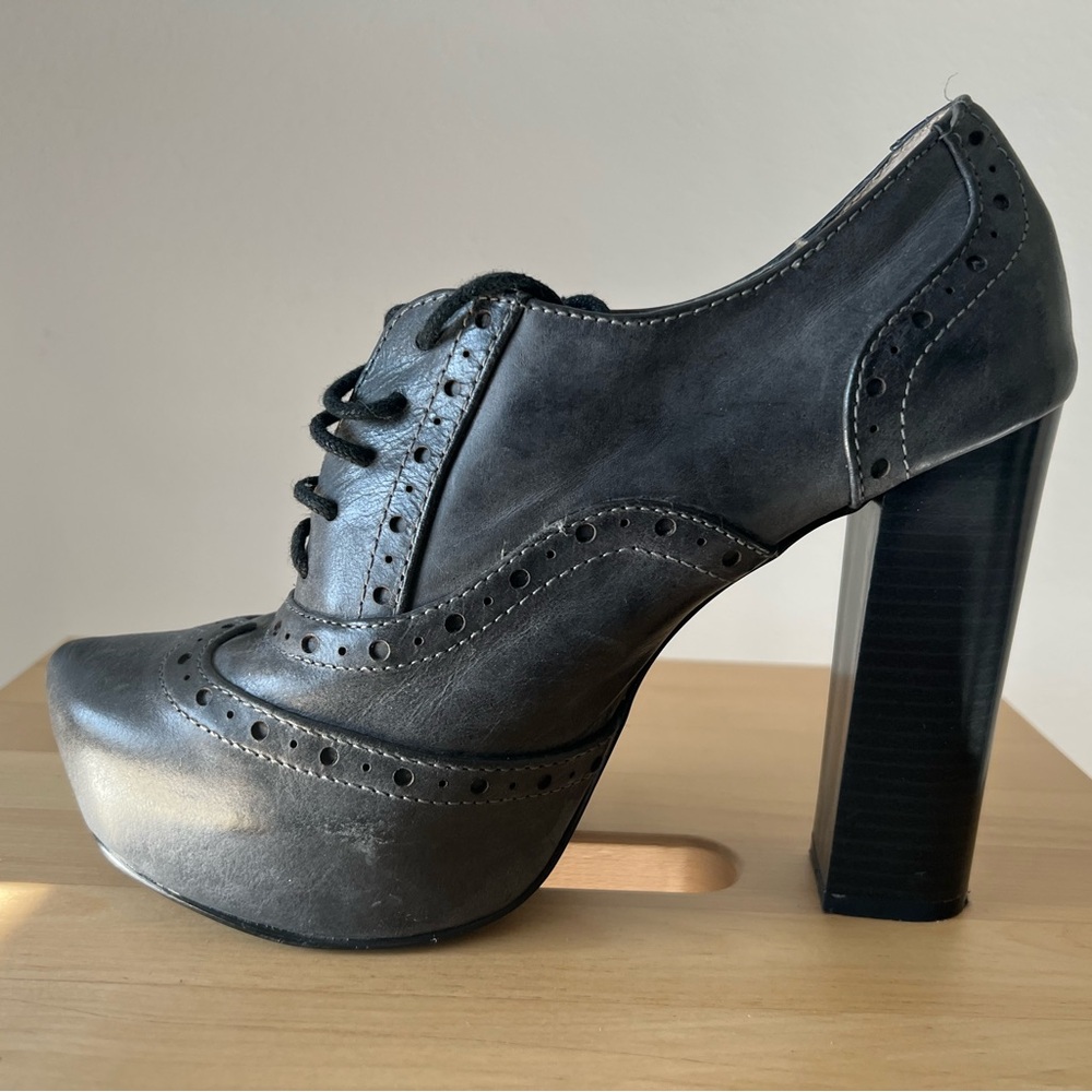 NWOT Report Women's Black Lace Up Boots - Picture 2 of 9